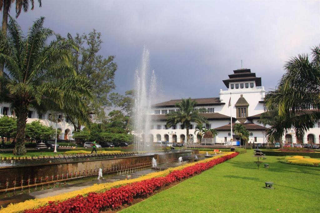 Super Oyo 617 Sukaraja Residence Syariah Bandung Ngoại thất bức ảnh